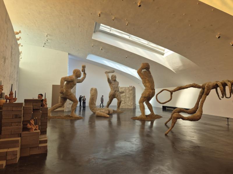 Hora Lupi / Hour of the Wolf: The Giants and the Snake